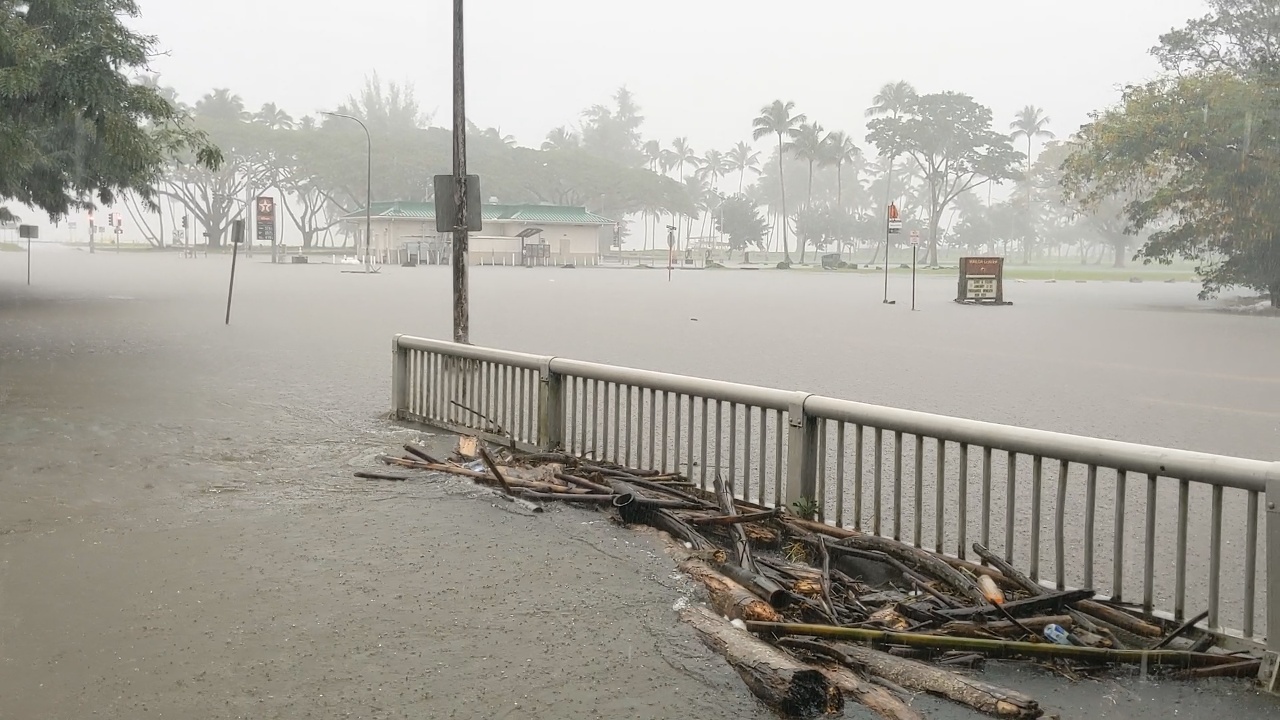 VIDEO: Hilo Roads Underwater, Flash Flood Warning Extended