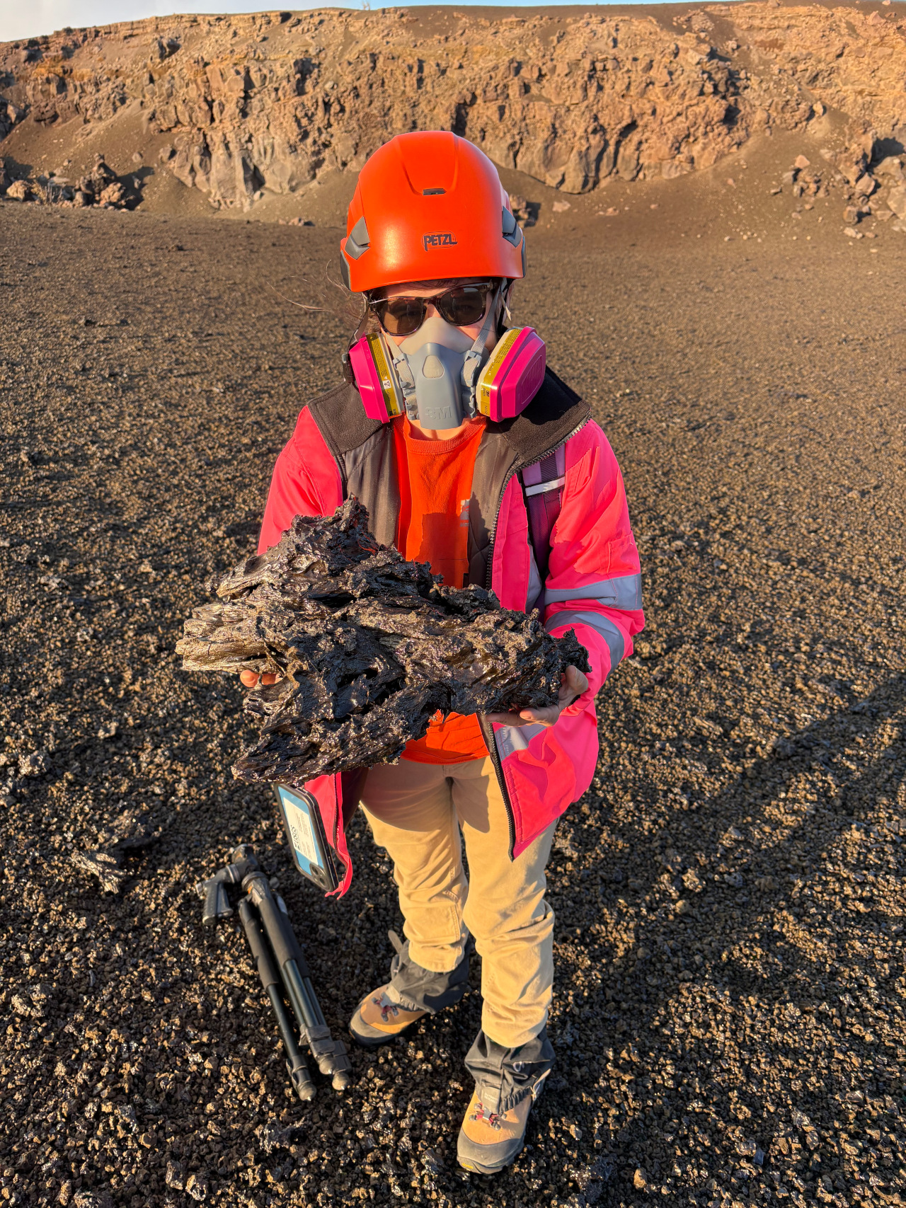 Giant Tephra Clasts Ejected In Towering Kīlauea Lava Fountains